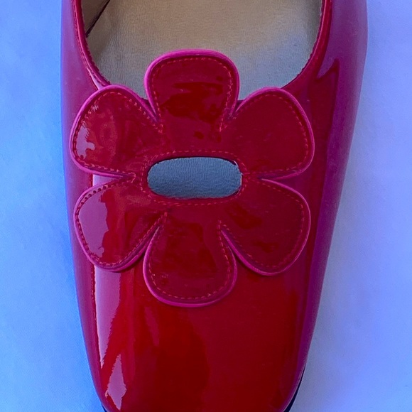 NWOT STUART WEITZMAN BAGONIA Red Flower Heels NIB - Picture 4 of 4